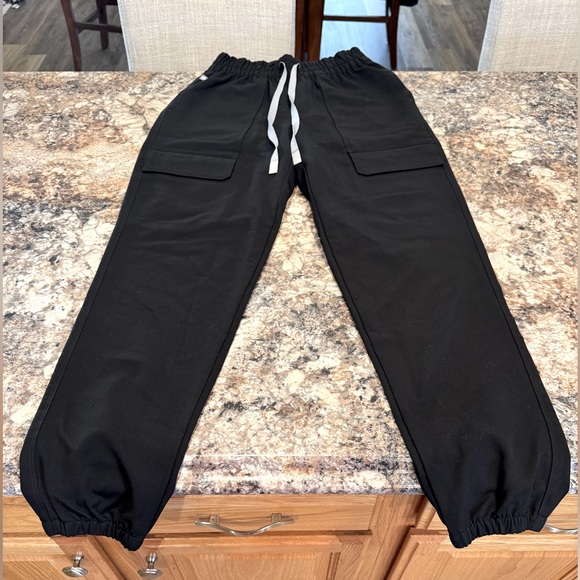 Women’s Figs Sierra joggers - Picture 2 of 7